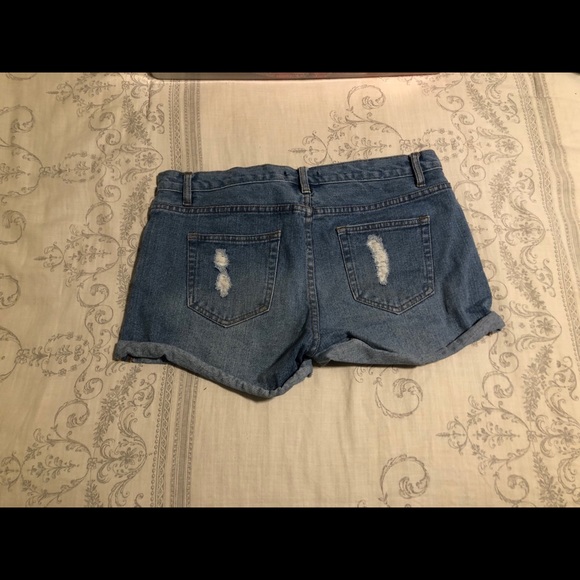 Forever21 high waisted jean shorts - Picture 3 of 3
